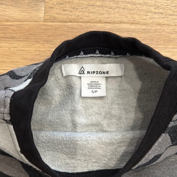 Urban Camouflage Sweatshirt Black and Gray - Picture 2 of 4